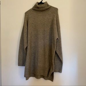 H&M Long, Oversized Turtleneck Sweater Brown